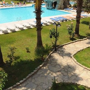 Club Caprice Suites